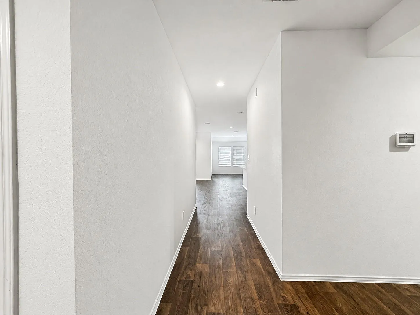 4 bed, 2.0 bath, 1811 sqft, $2,250 — Photo 3