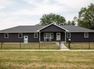 1104 W Charles St, Oelwein, IA 50662