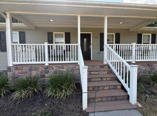 1115 Glider Ln, Huddleston, VA 24104