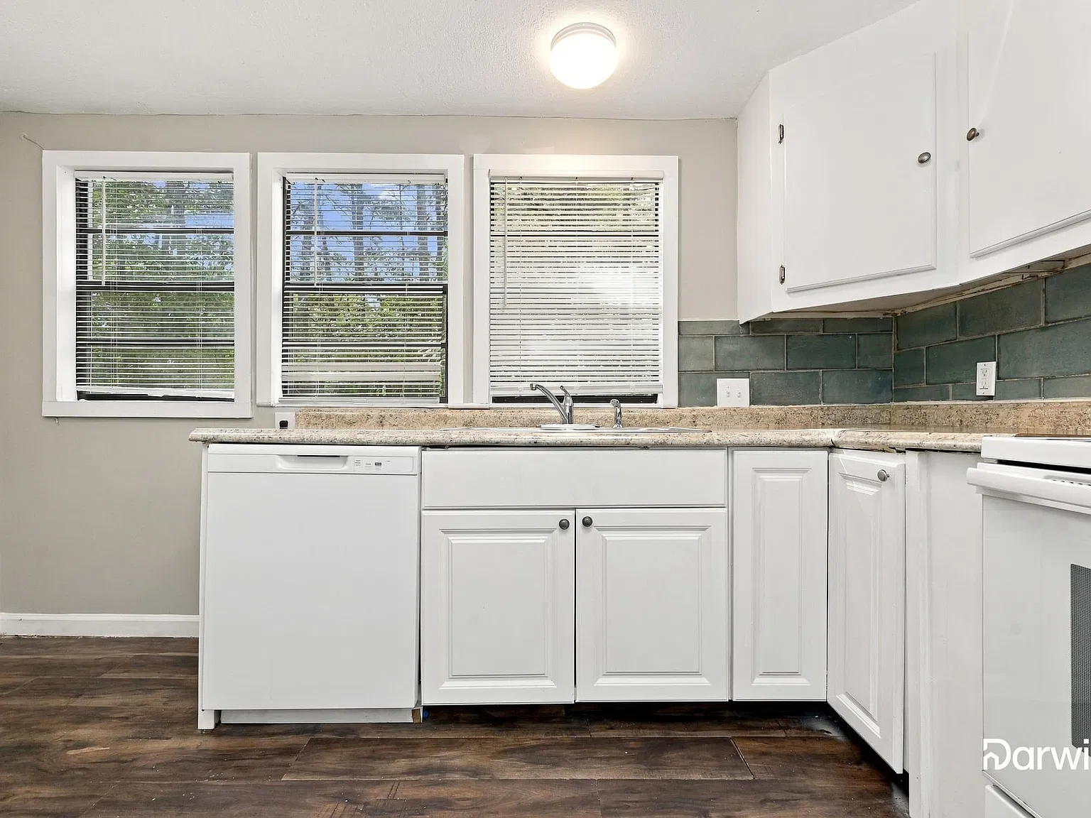 3 bed, 2.0 bath, 1440 sqft, $1,550 — Photo 2