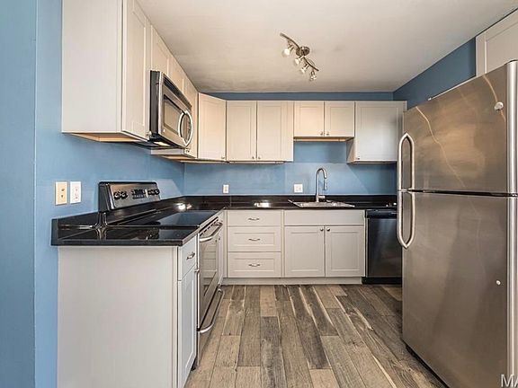 5th image of 1212 Clarkson Ct