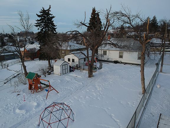 3rd image of 813 1st Ave