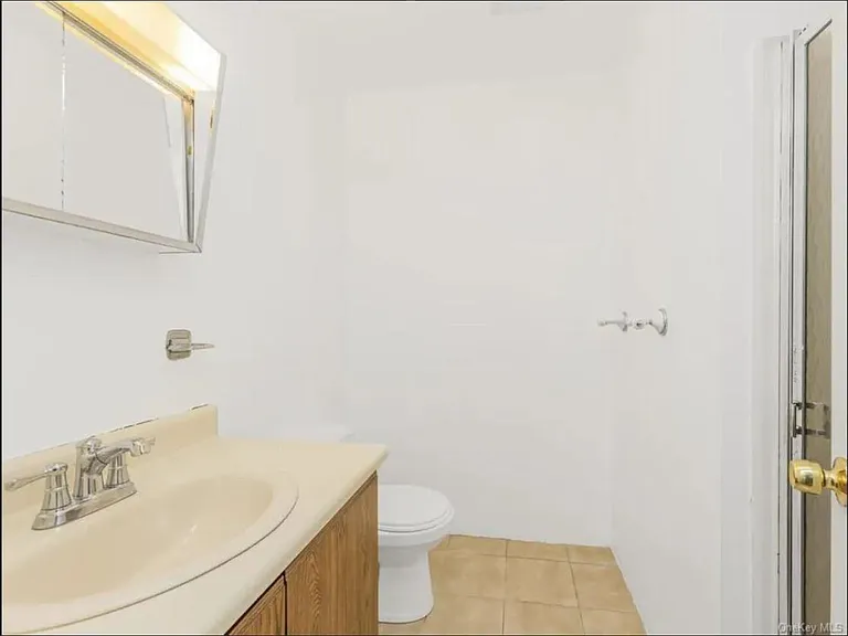 2169 Davidson Ave #B — Photo 7