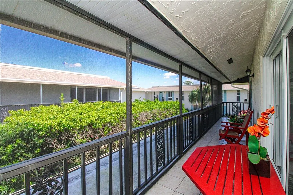2 bed, 2.0 bath, 1215 sqft, $3,995 — Photo 4