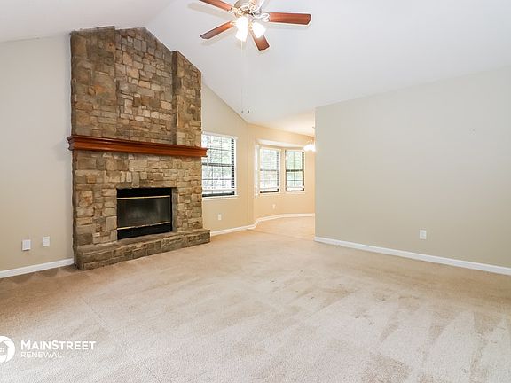 4th image of 1216 NE Birchwood Dr