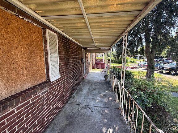 4th image of 10124 Chester Rd