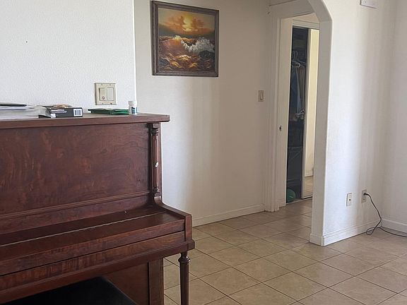 3rd image of 682 Pio Dr