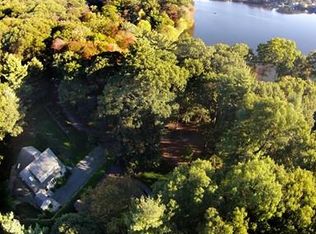 327 Edgemere Rd, Lynnfield, MA 01940