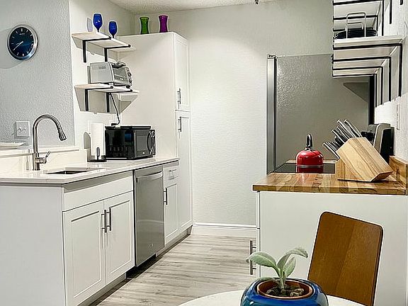 3rd image of 10263 Gandy Blvd N APT 311