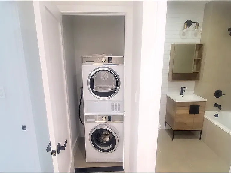 54 Martense St #3B — Photo 4