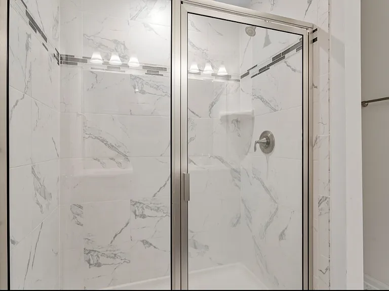 1018 Salt Glaze Ln — Photo 5