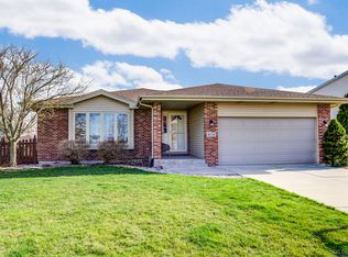 16334 Celtic Cir, Manhattan, IL 60442