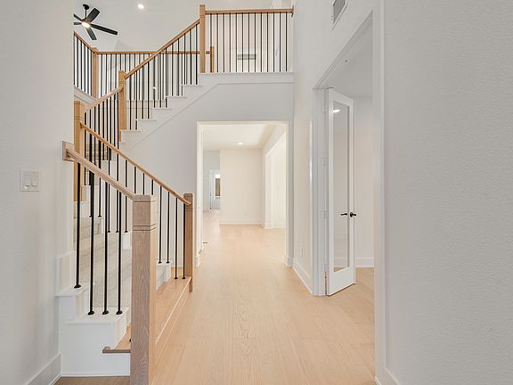 3rd image of 16470 Pelican Hill Ln
