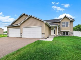 18532 Salem St NW, Elk River, MN 55330