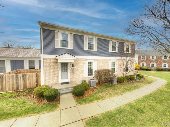 23535 N Rockledge Blvd, Novi, MI 48375