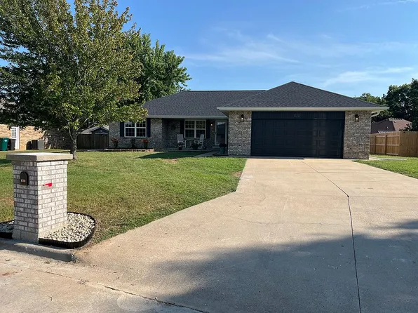 630 E Summit St, Bolivar, MO 65613