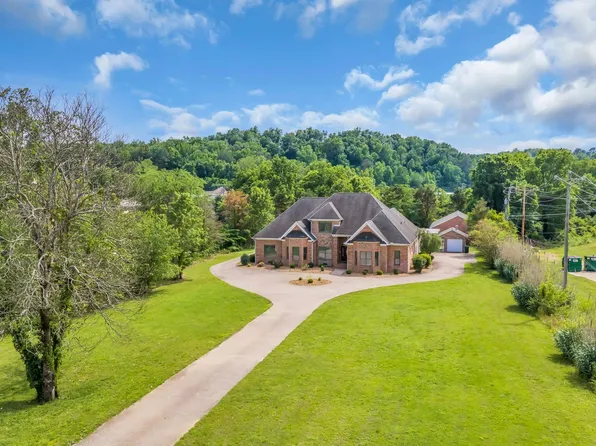 202 N Clydeton Rd, Waverly, TN 37185