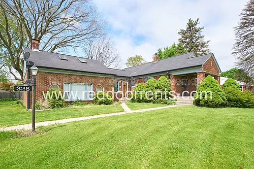 328 N Post Rd Photo 1