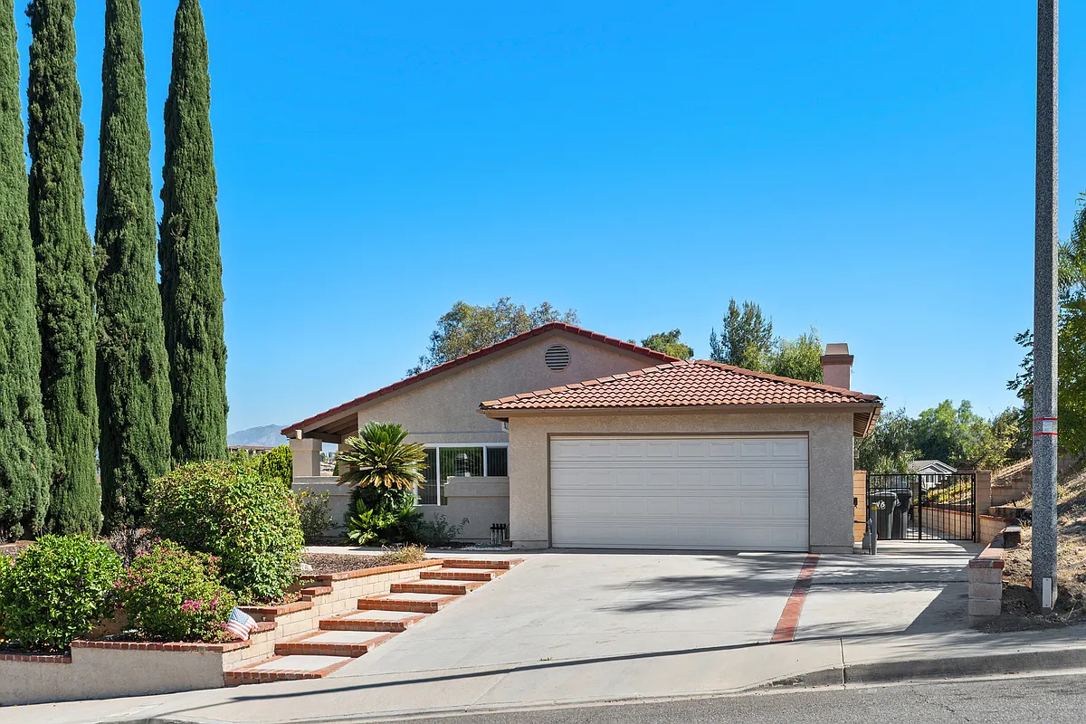 3 bed, 1412 sqft, $3,900 — Photo 1
