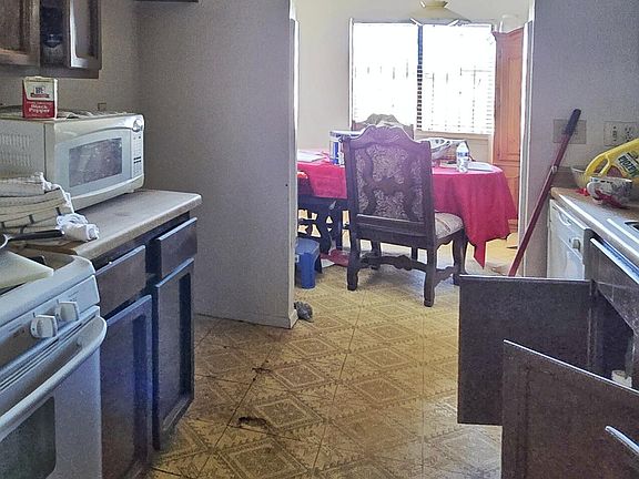 3rd image of 5105 Garland Ln