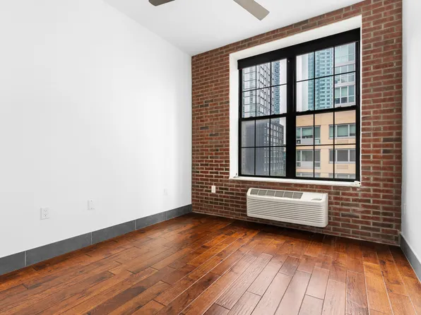 42-60 Crescent Street image 15 of 28