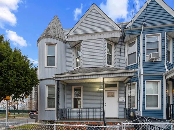 668 Palisade Avenue image 1 of 17