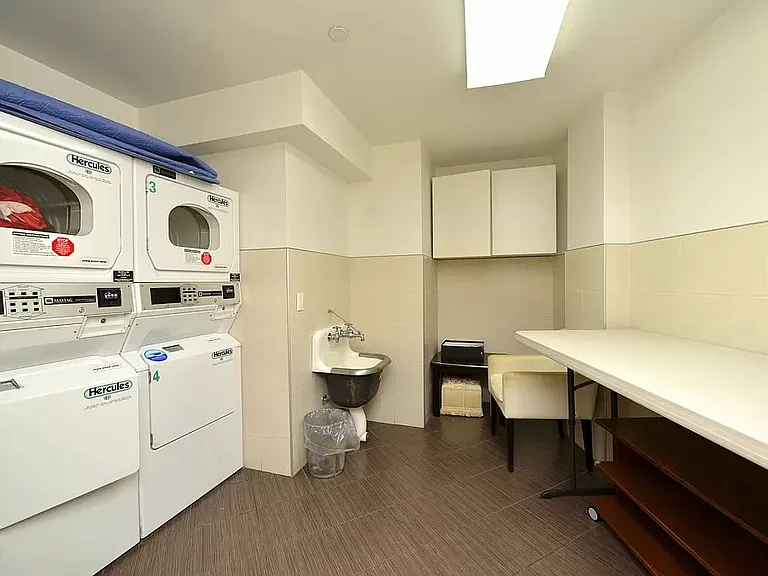 2120 Ocean Ave #7B — Photo 3