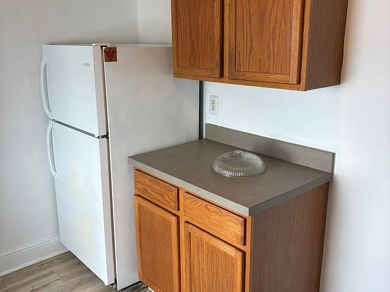 263 E Chestnut St — Photo 9