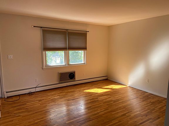 3rd image of 21 Park Ave APT B