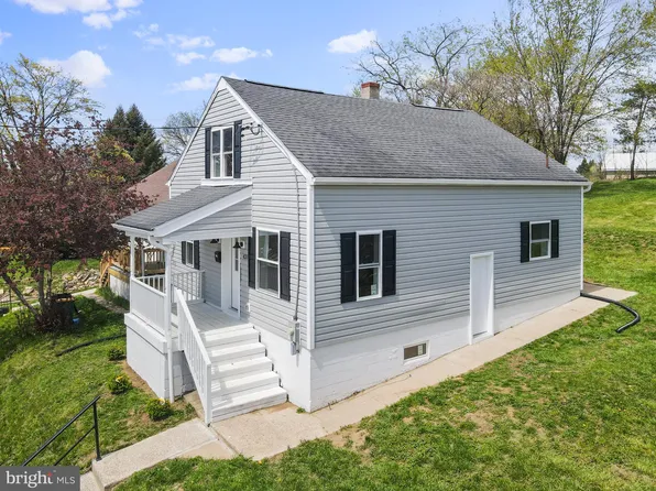 431 W Queen St, Chambersburg, PA 17201