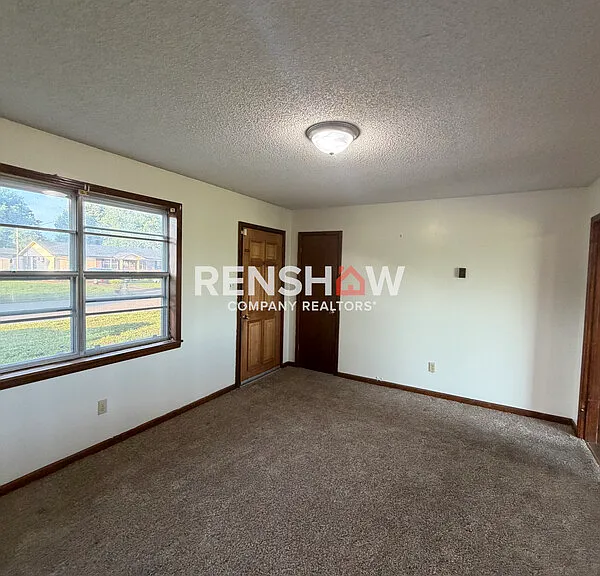584 Lark St — Photo 10