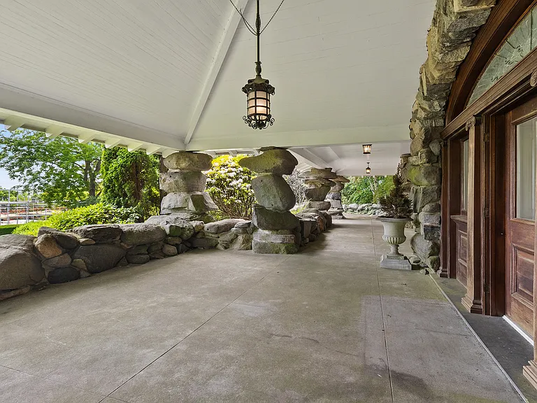 432 Field Point Rd — Photo 5