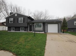 1820 Woodland Dr, Elkhart, IN