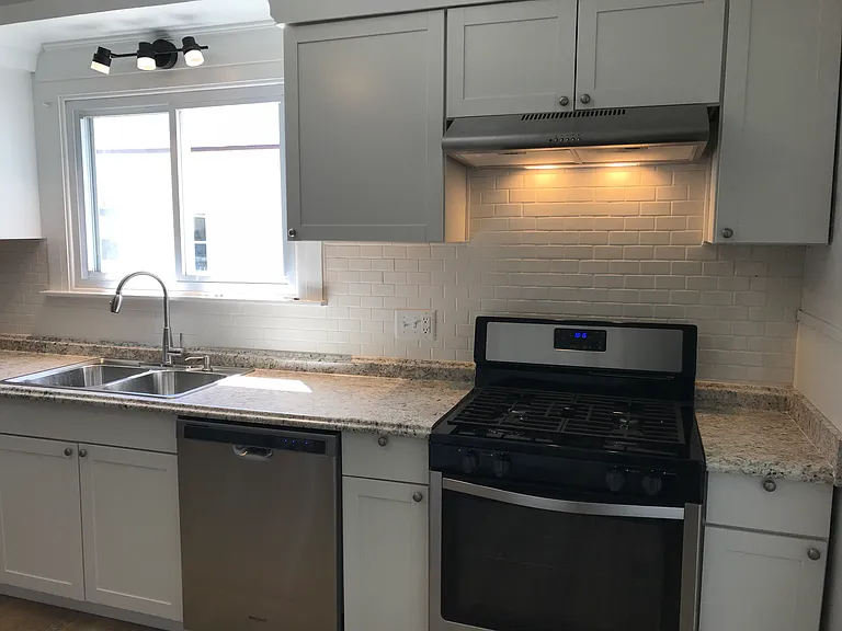 4414 Center St #LEFT — Photo 5