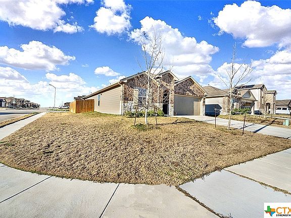 4th image of 220 Moonrise Dr