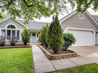 11 Hunter Dr, Montgomery, IL 60538