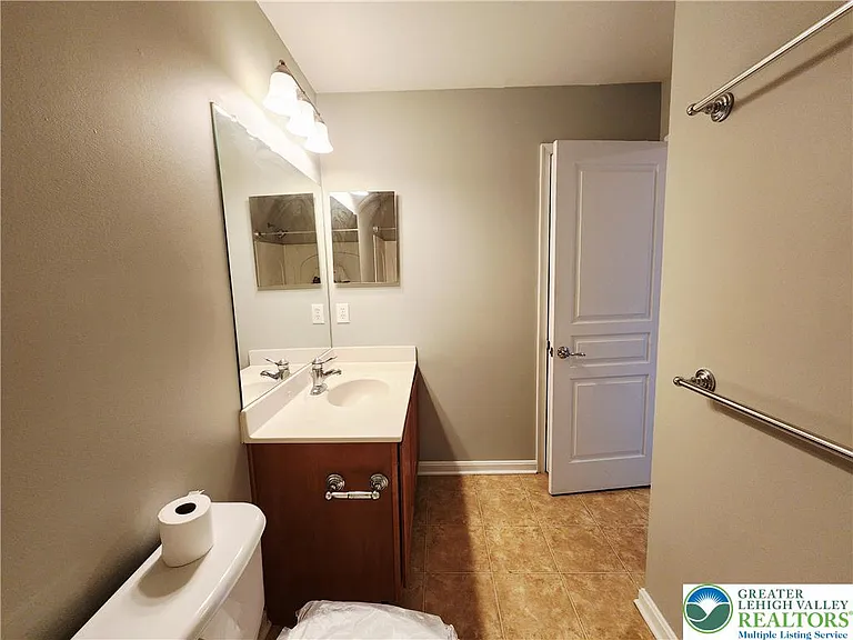8513 Gateway Rd — Photo 36