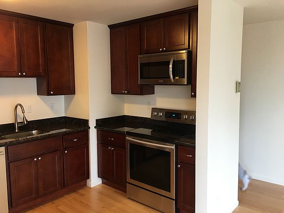 2nd image of 1675 Green St APT 6