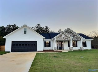 200 Asher Dr, Rainbow City, AL 35906