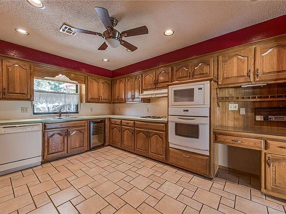5th image of 2657 SW 105th St