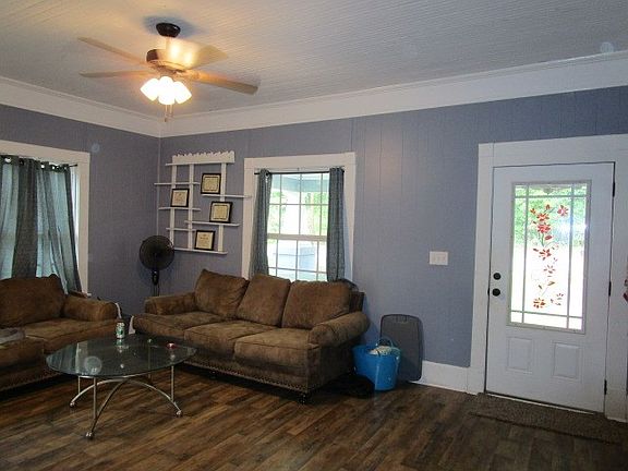 3rd image of 515 W Barnard St