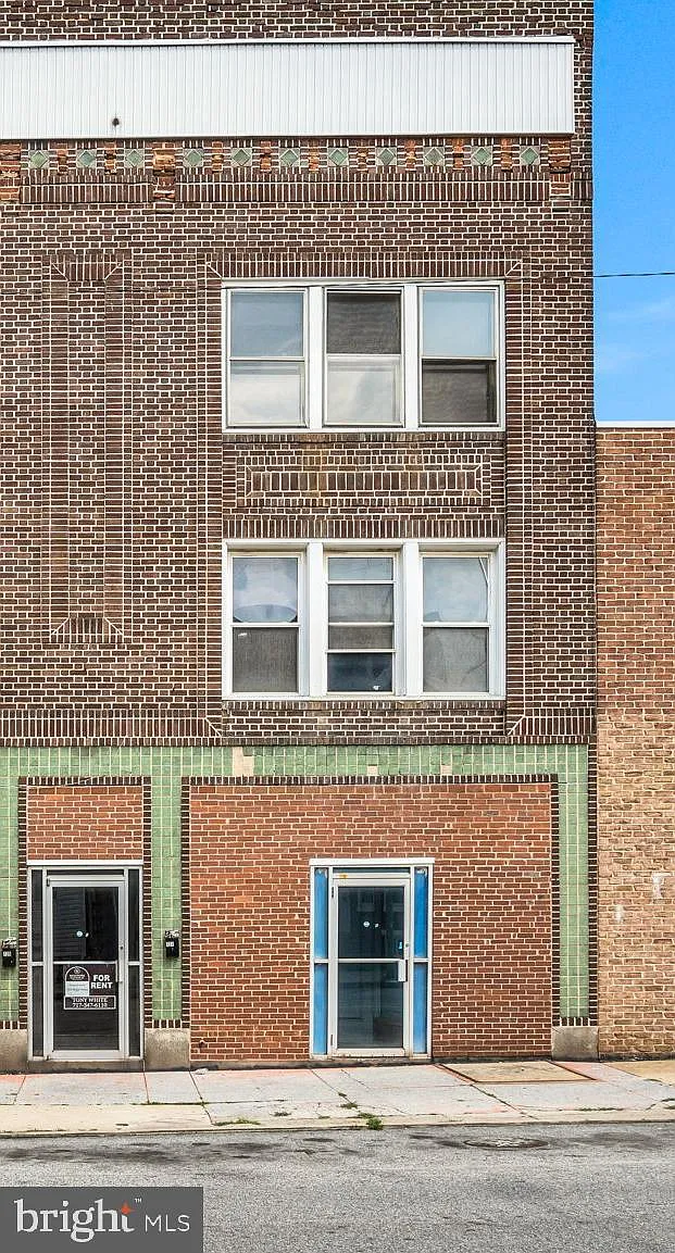 Building Photo - 727 E Market St