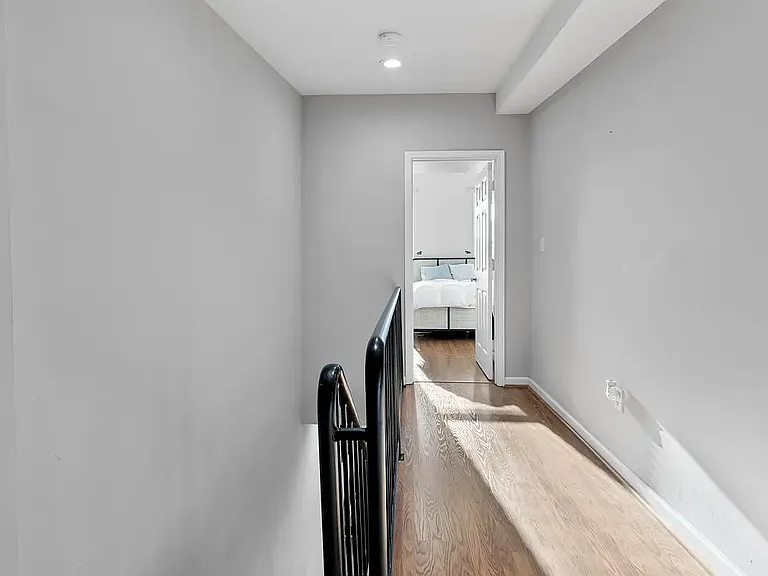 827 S Curley St — Photo 10