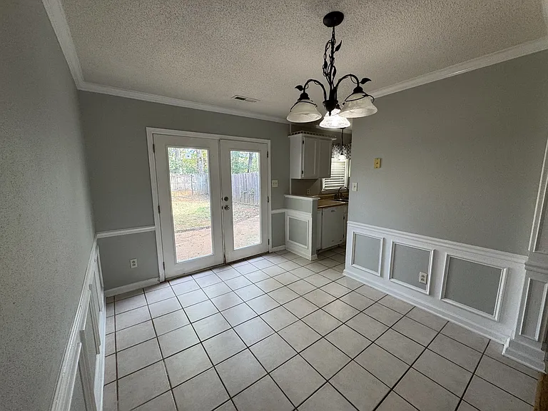 397 Oakland Rd — Photo 4