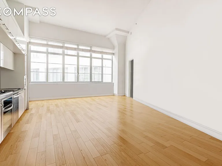 27-28 Thomson Ave #421 — Photo 4