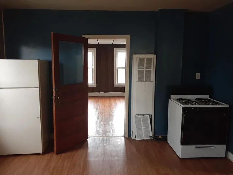 13 Roland Ave — Photo 9