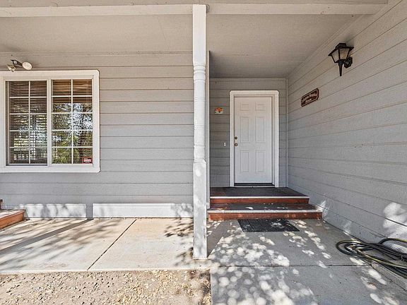 5th image of 17276 Valley Oak Dr