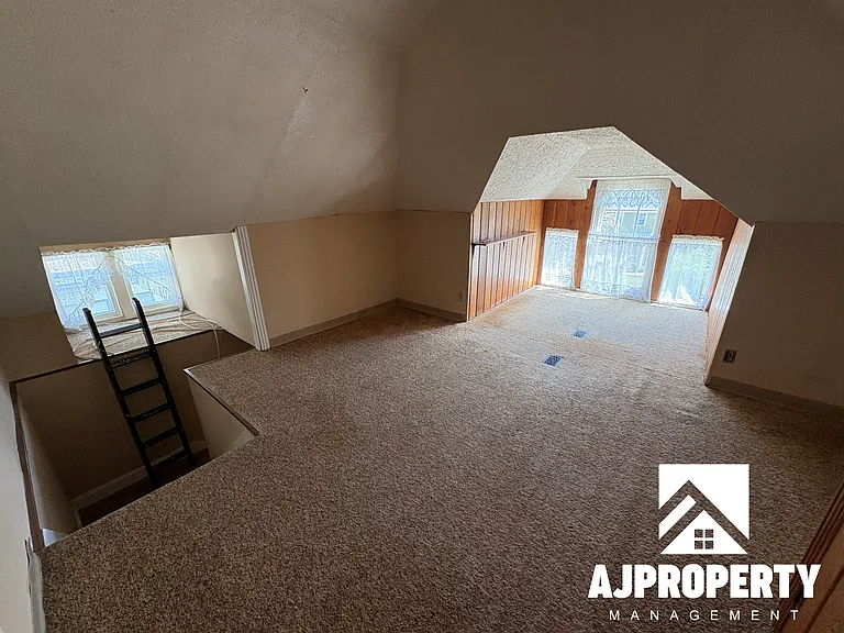 119 N Summit Ave — Photo 38