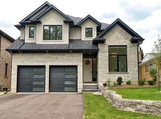 90 Margaret Ave N #A, Waterloo, ON N2J3P9