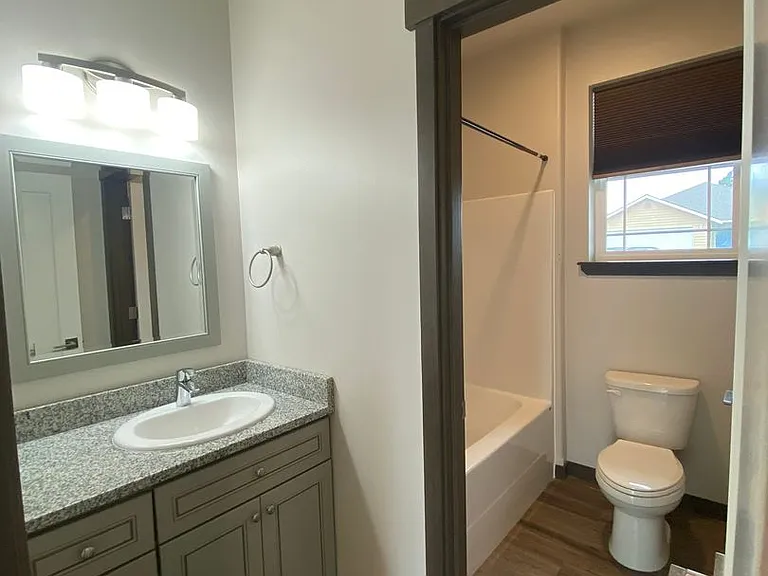 108 W Greenfield Ave — Photo 21